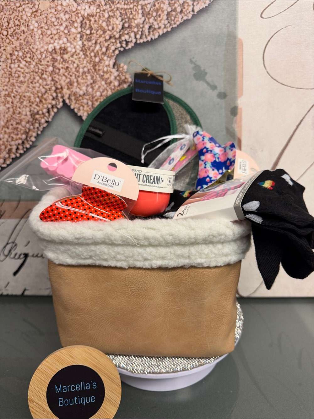 sol Janeiro & more in a tan Leather Kirkland gift basket. 🆕
